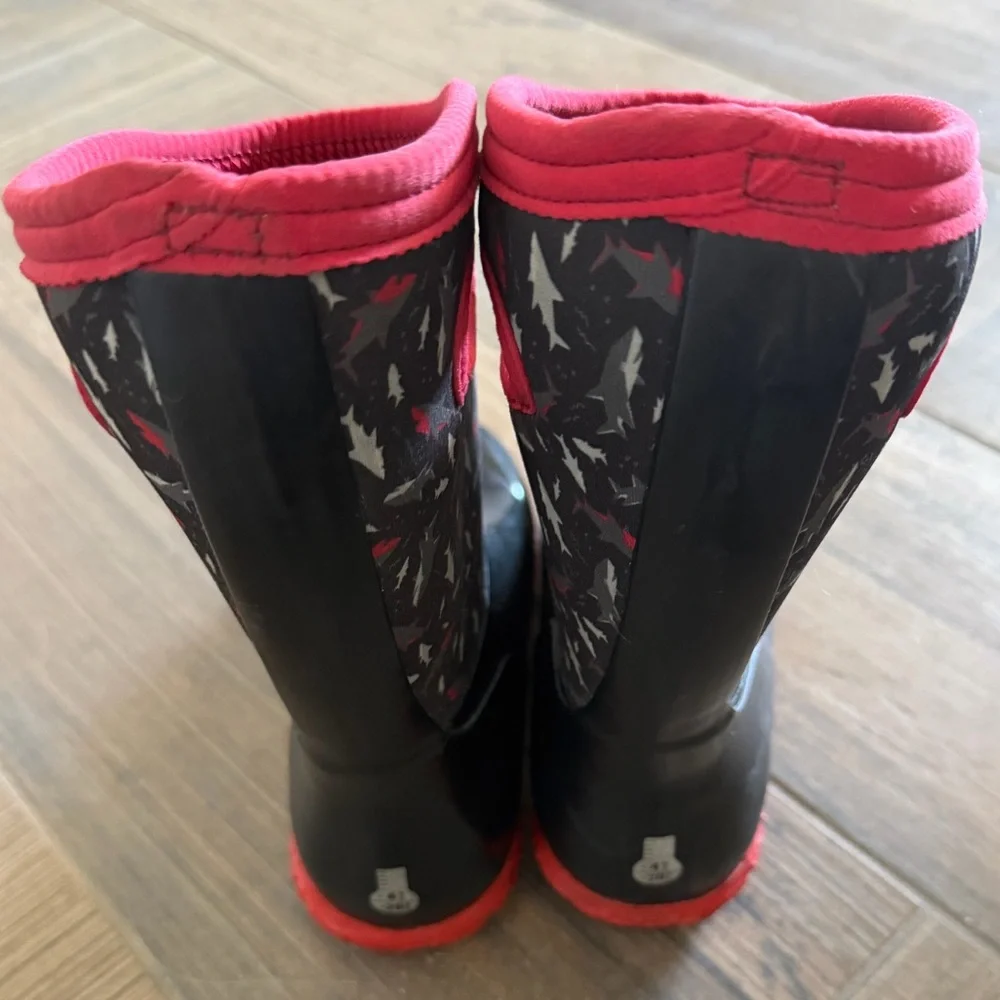 Kids Bogs classic Durham shark size 3